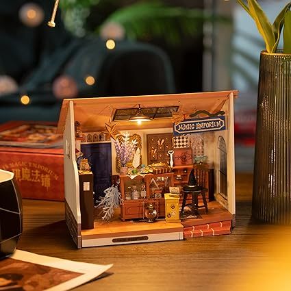 ROBOTIME Mystic Store Serie Miniatur-Diorama Bauset (3 Varianten)