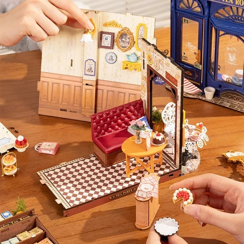 ROBOTIME Miniatur-Teestube mit LED & Möbeln – DIY Set